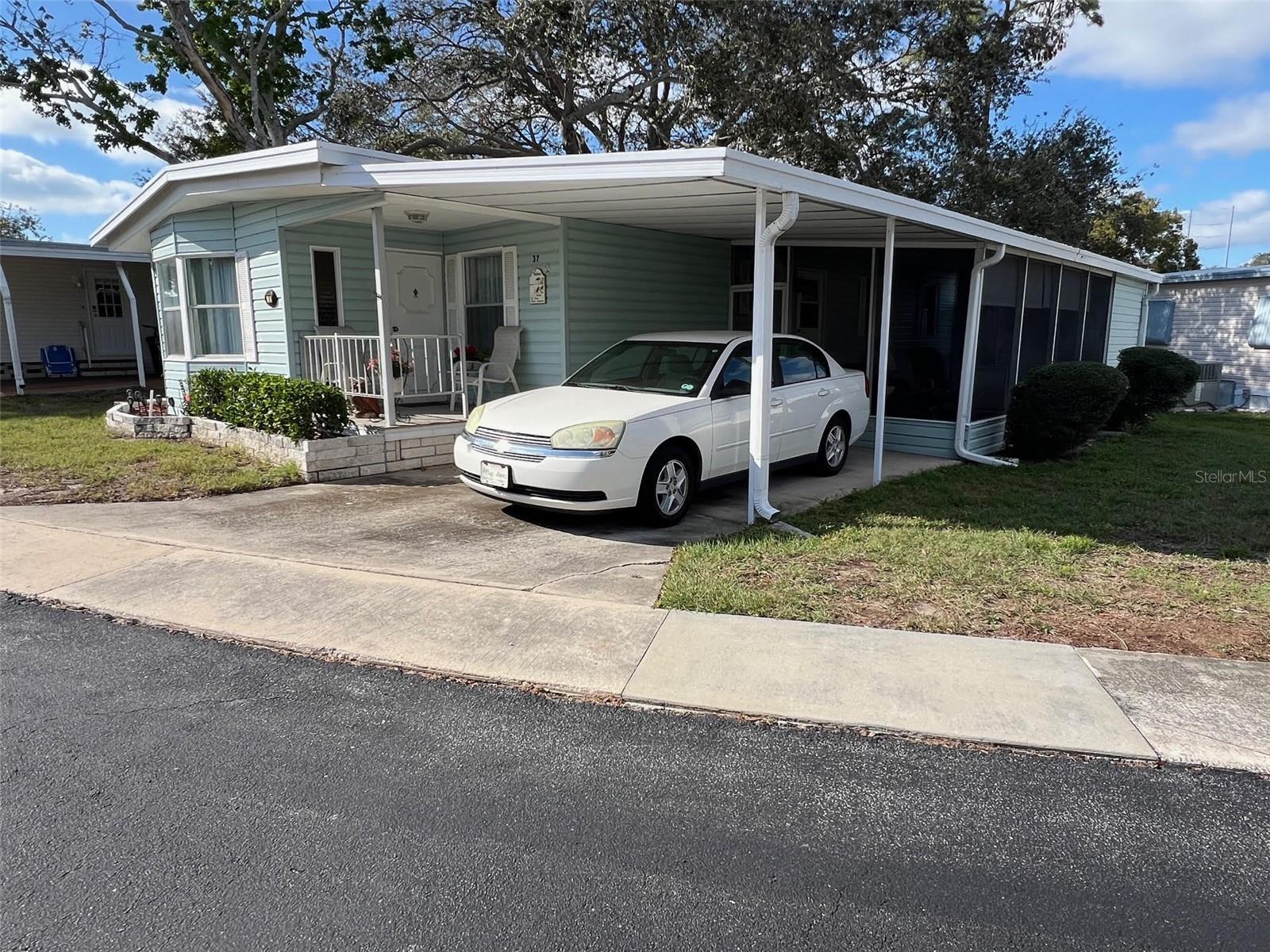 TB8353889 Property Photo