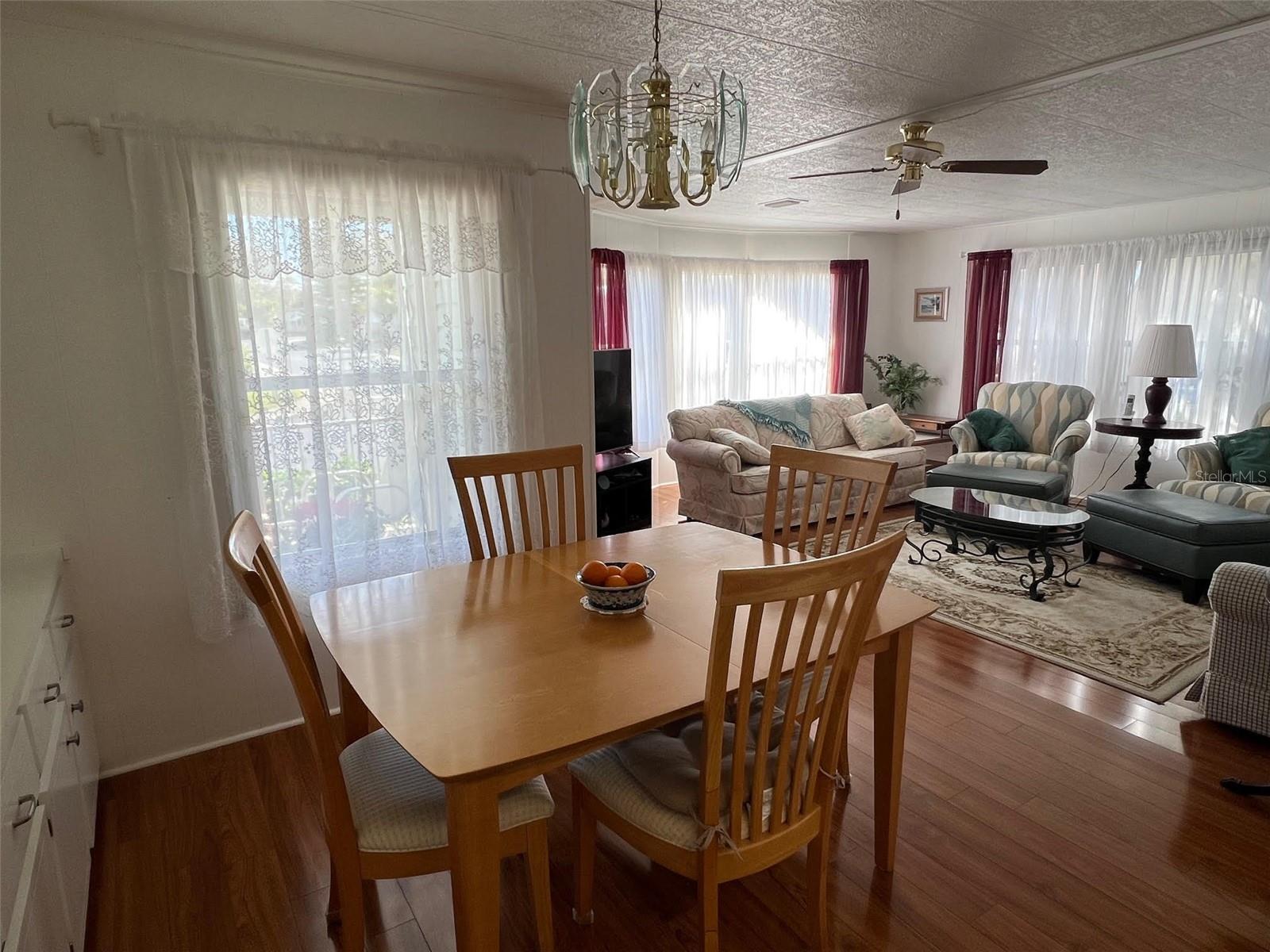 TB8353889 Property Photo