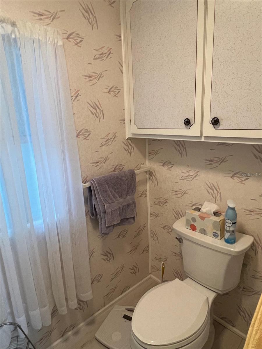 TB8353889 Property Photo