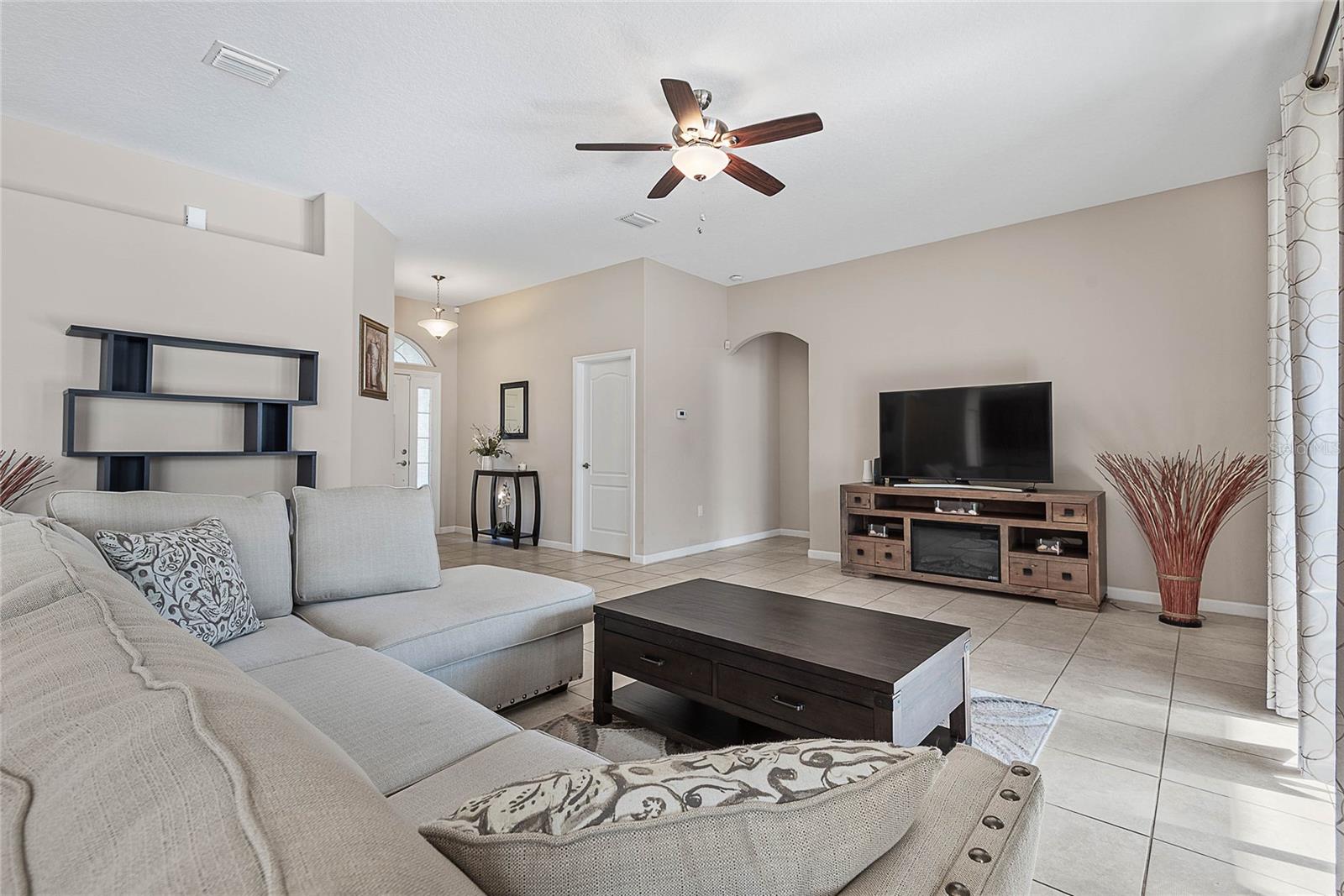 35 LINDSAY DR, PALM COAST, FL, 32137