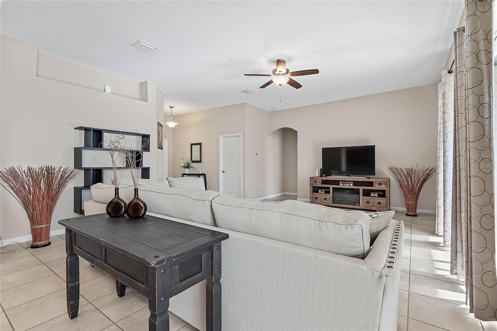 35 LINDSAY DR, PALM COAST, FL, 32137