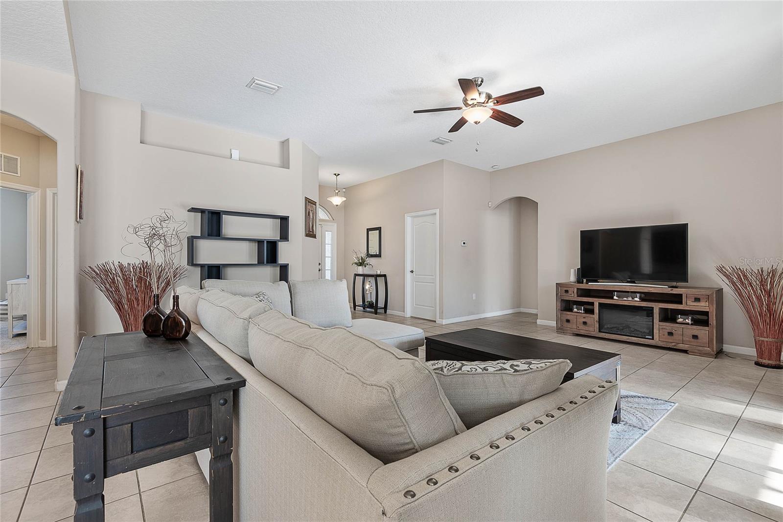 35 LINDSAY DR, PALM COAST, FL, 32137