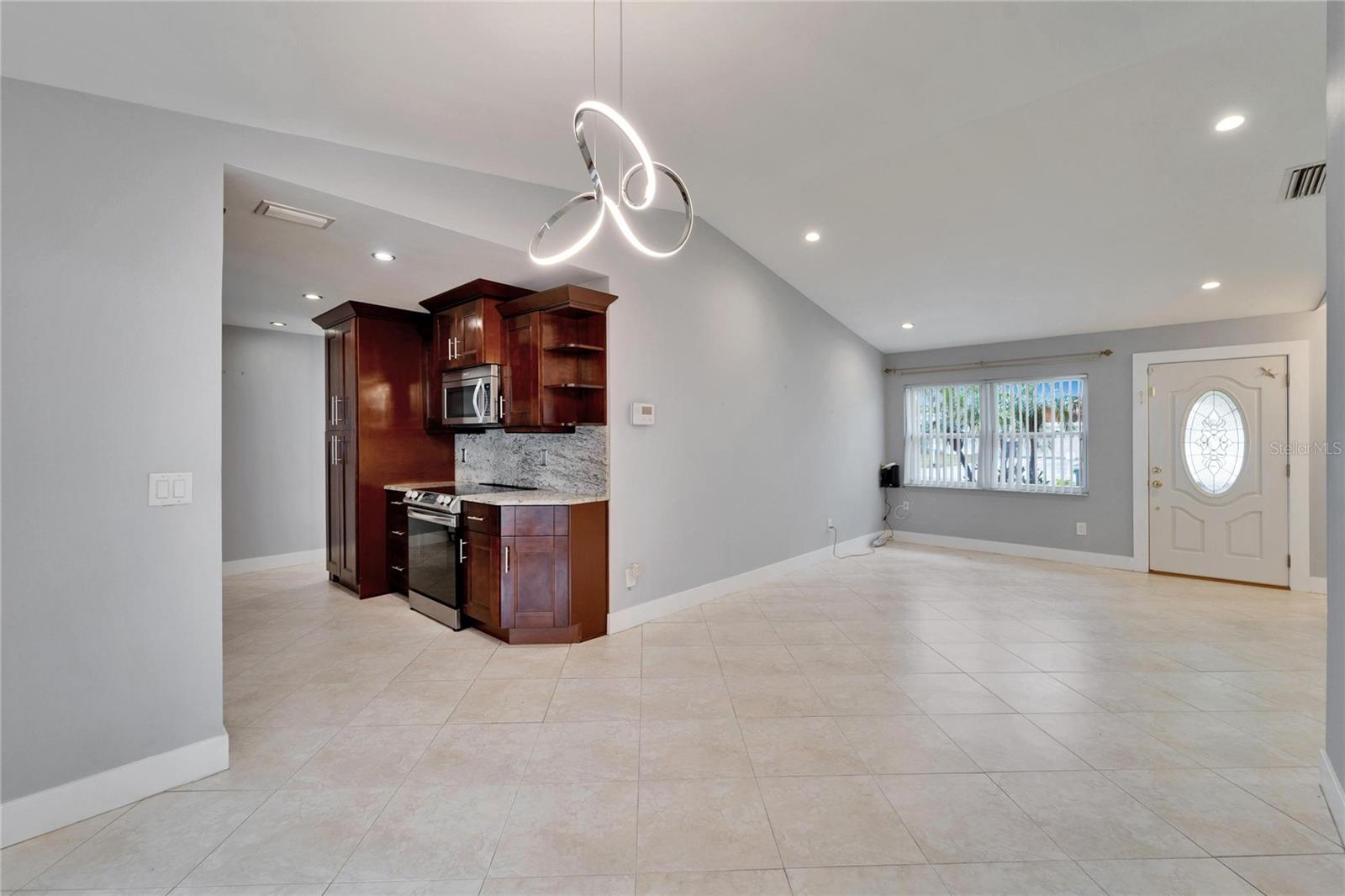 14112 FARMINGTON BLVD, TAMPA, FL, 33625