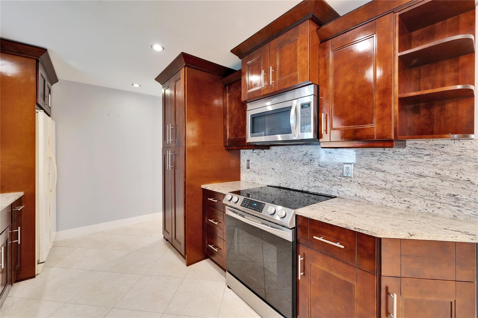 14112 FARMINGTON BLVD, TAMPA, FL, 33625