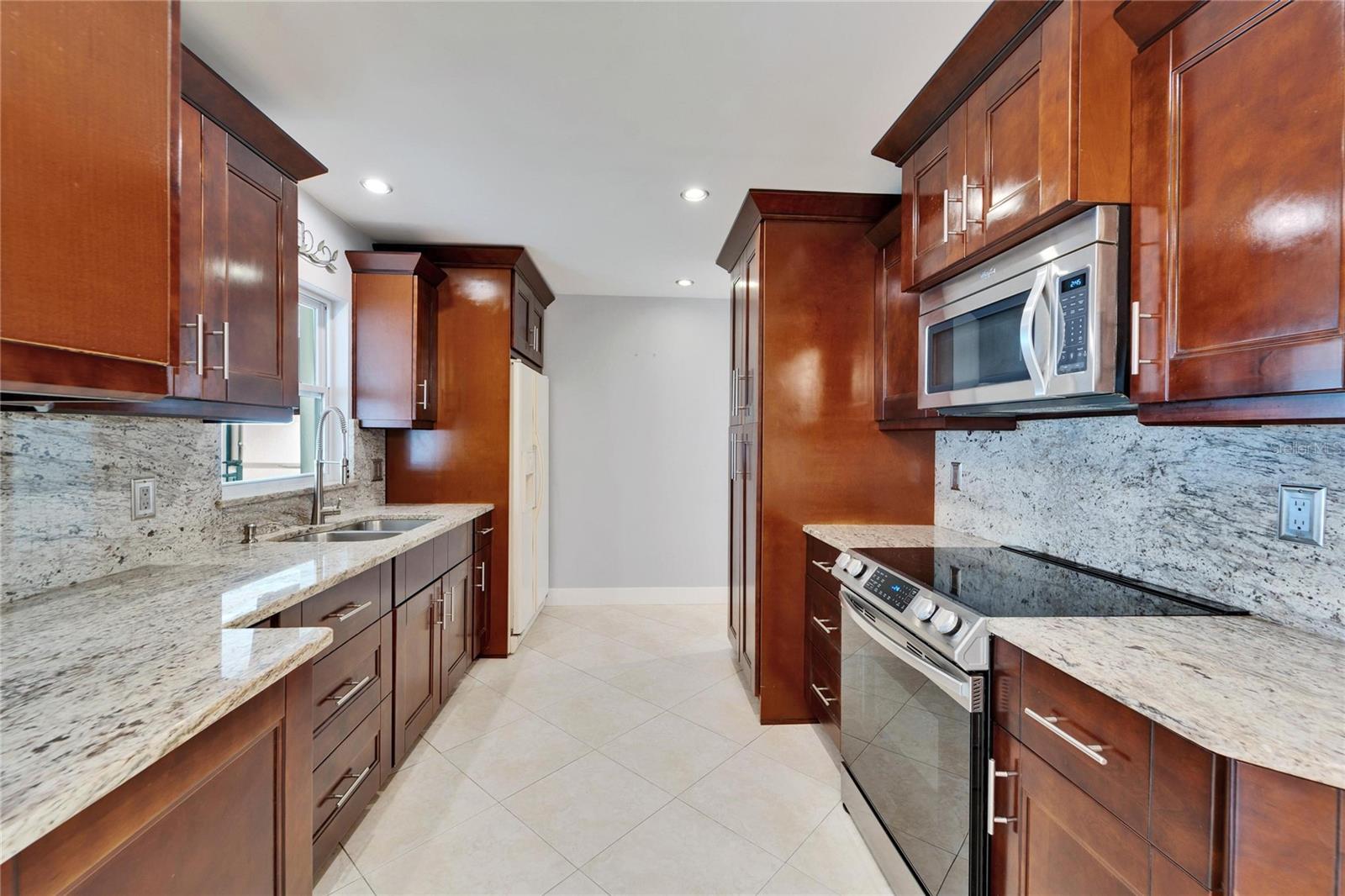 14112 FARMINGTON BLVD, TAMPA, FL, 33625