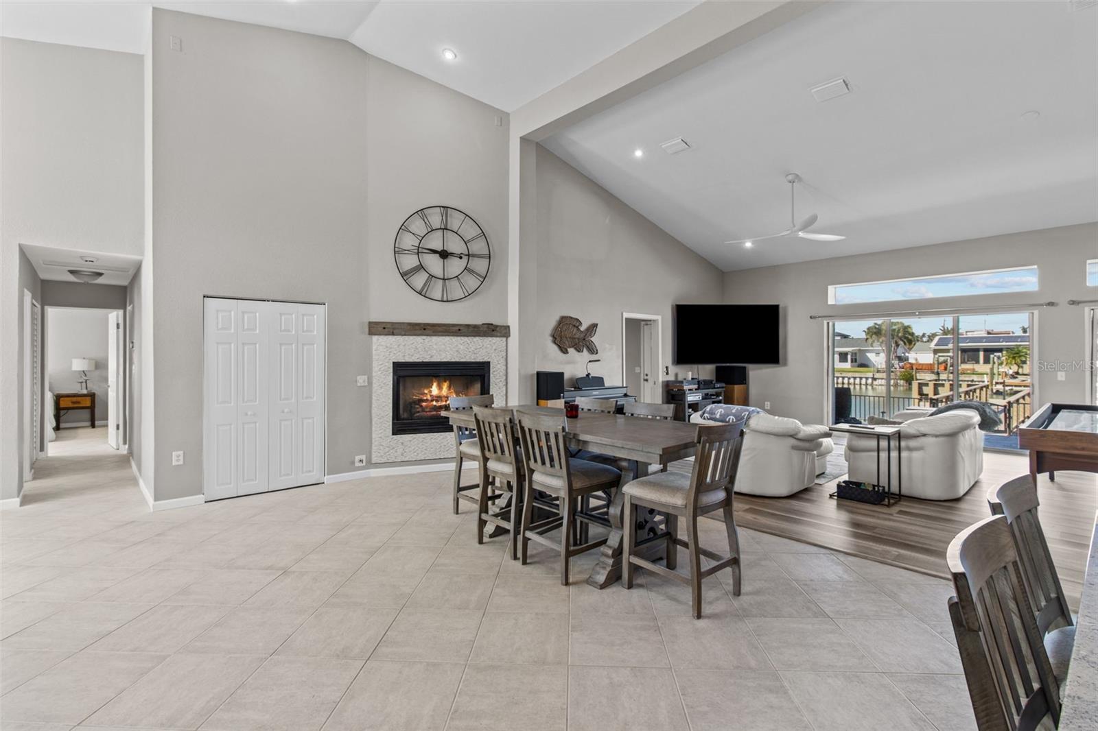 7945 1ST AVE S, ST PETERSBURG, FL, 33707