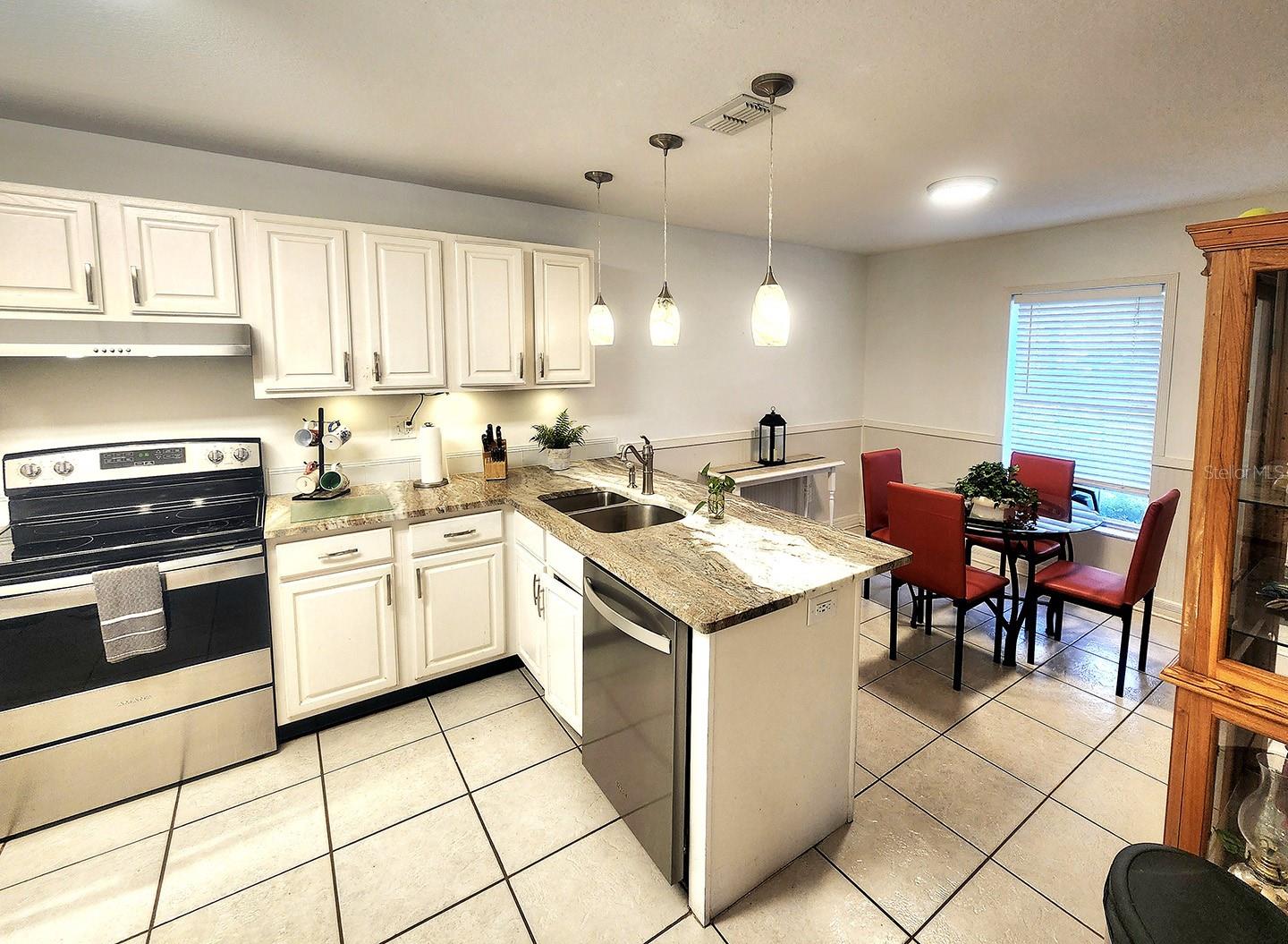 8585 NW 162ND CT, MORRISTON, FL, 32668