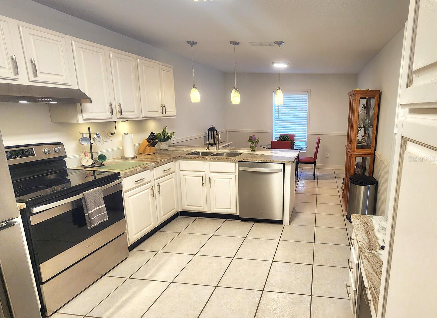 8585 NW 162ND CT, MORRISTON, FL, 32668