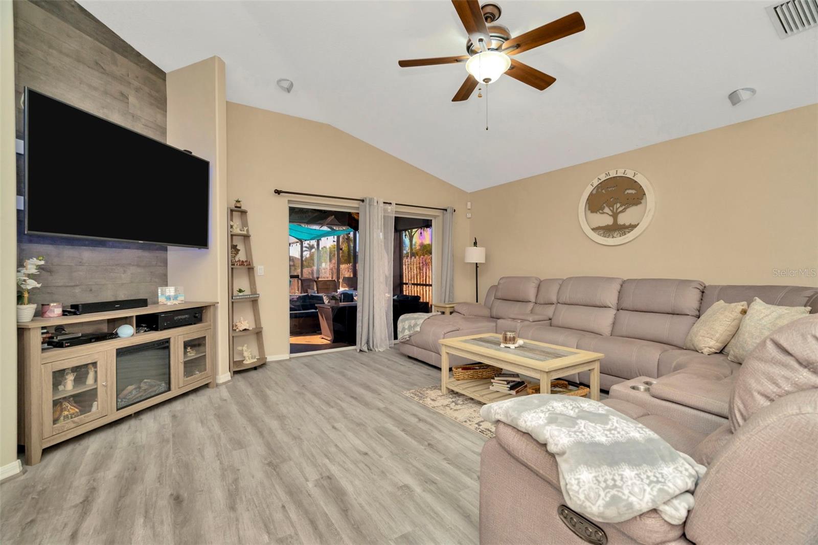 6810 GUILFORD CREST DR, APOLLO BEACH, FL, 33572