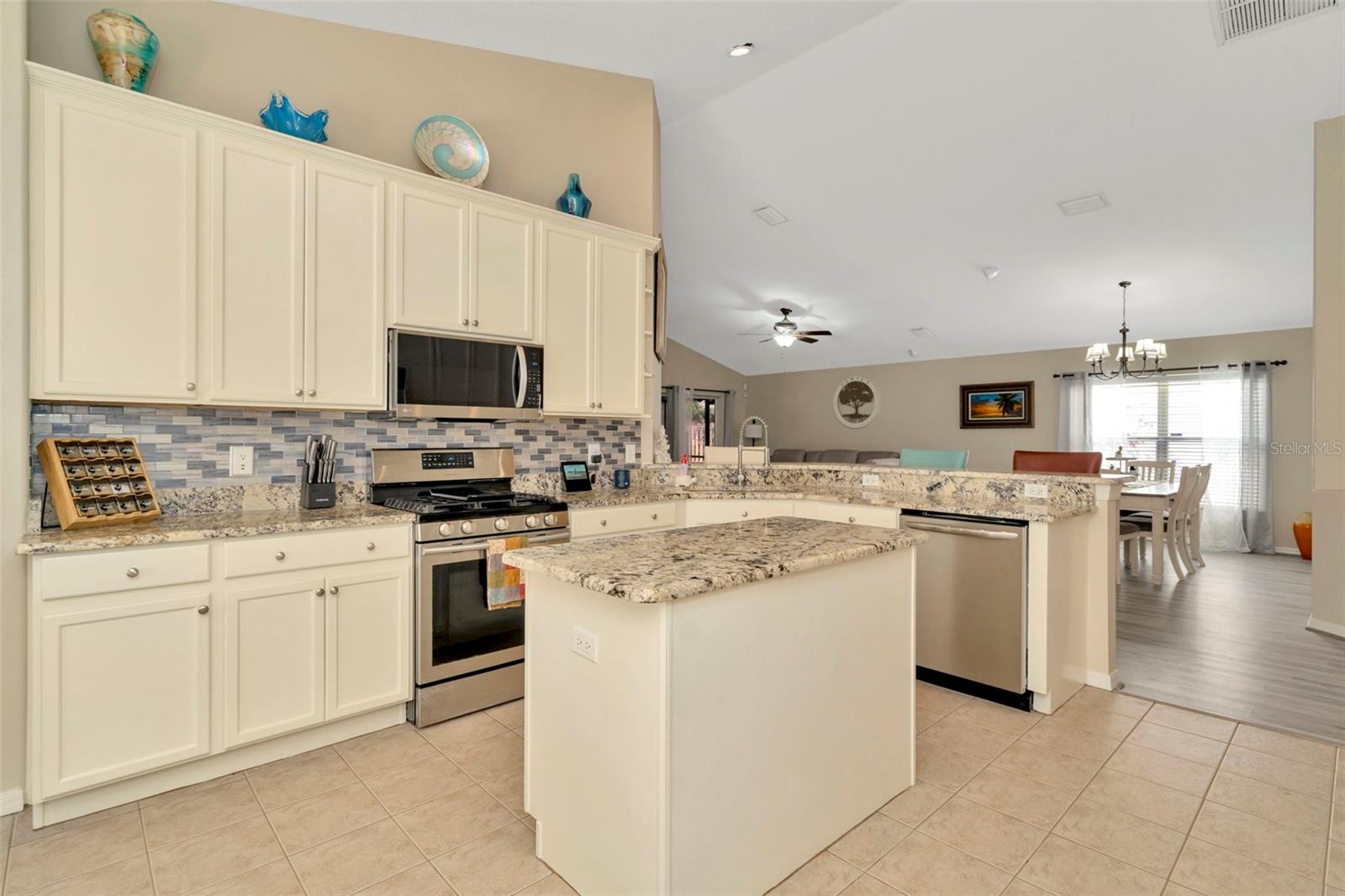 6810 GUILFORD CREST DR, APOLLO BEACH, FL, 33572