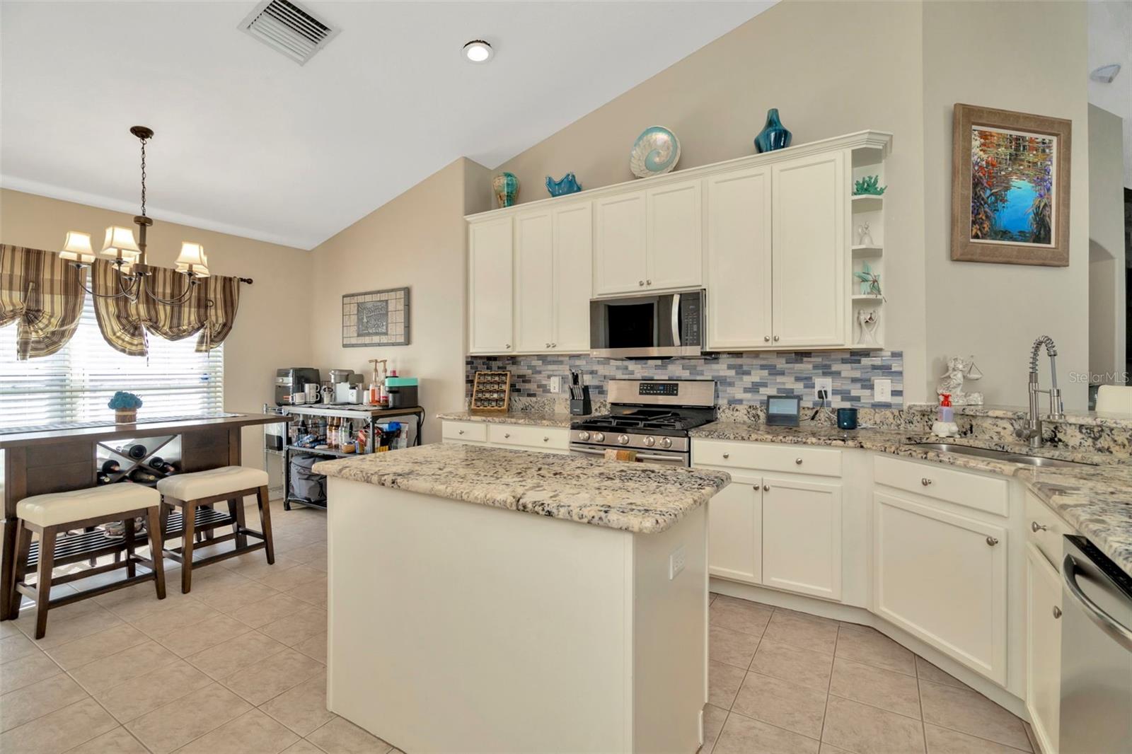 6810 GUILFORD CREST DR, APOLLO BEACH, FL, 33572