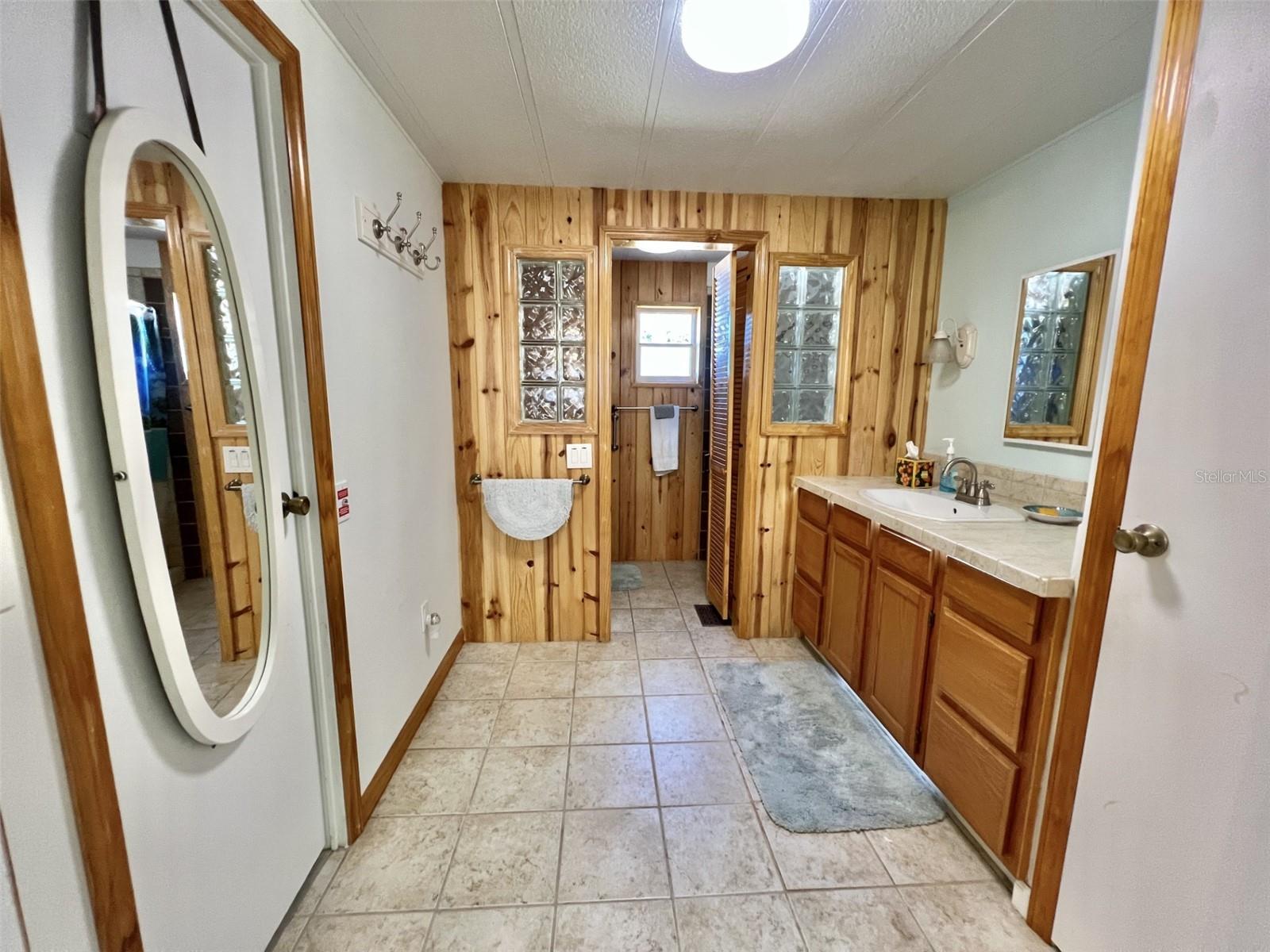 104 CHESTNUT ST, LEESBURG, FL, 34748