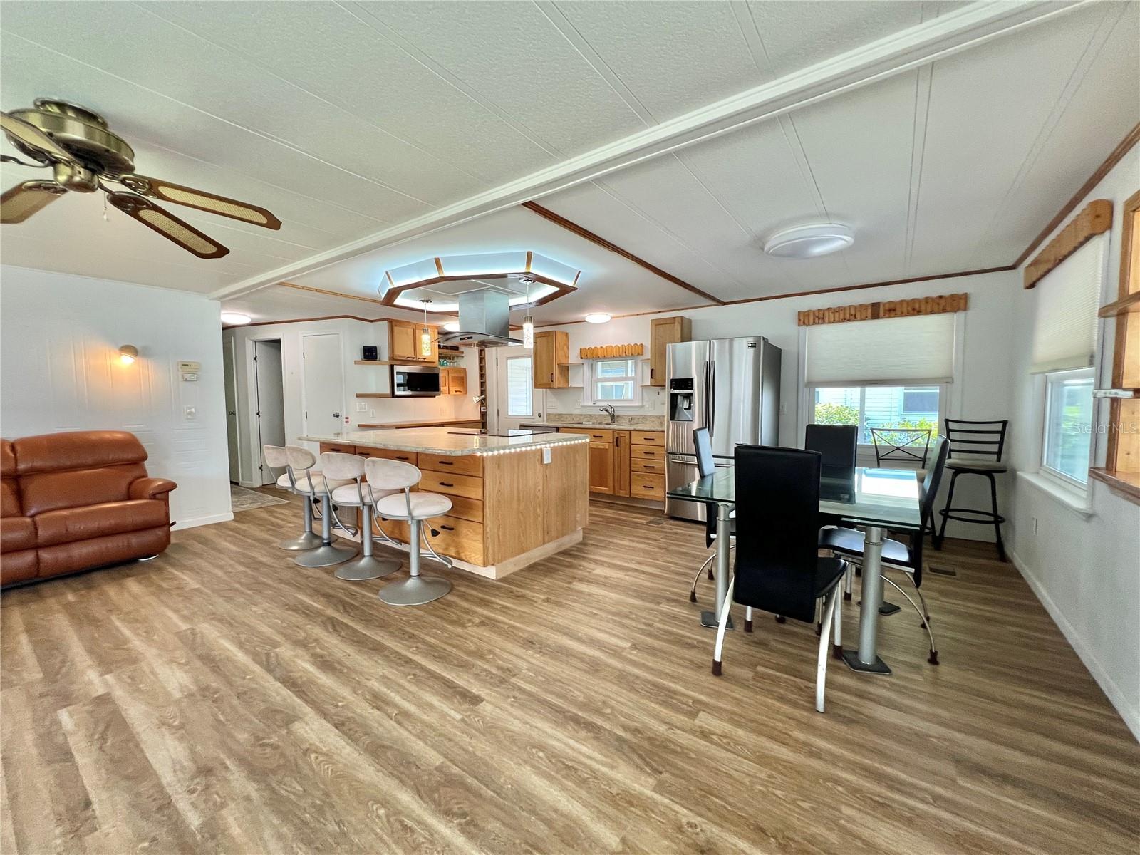 104 CHESTNUT ST, LEESBURG, FL, 34748