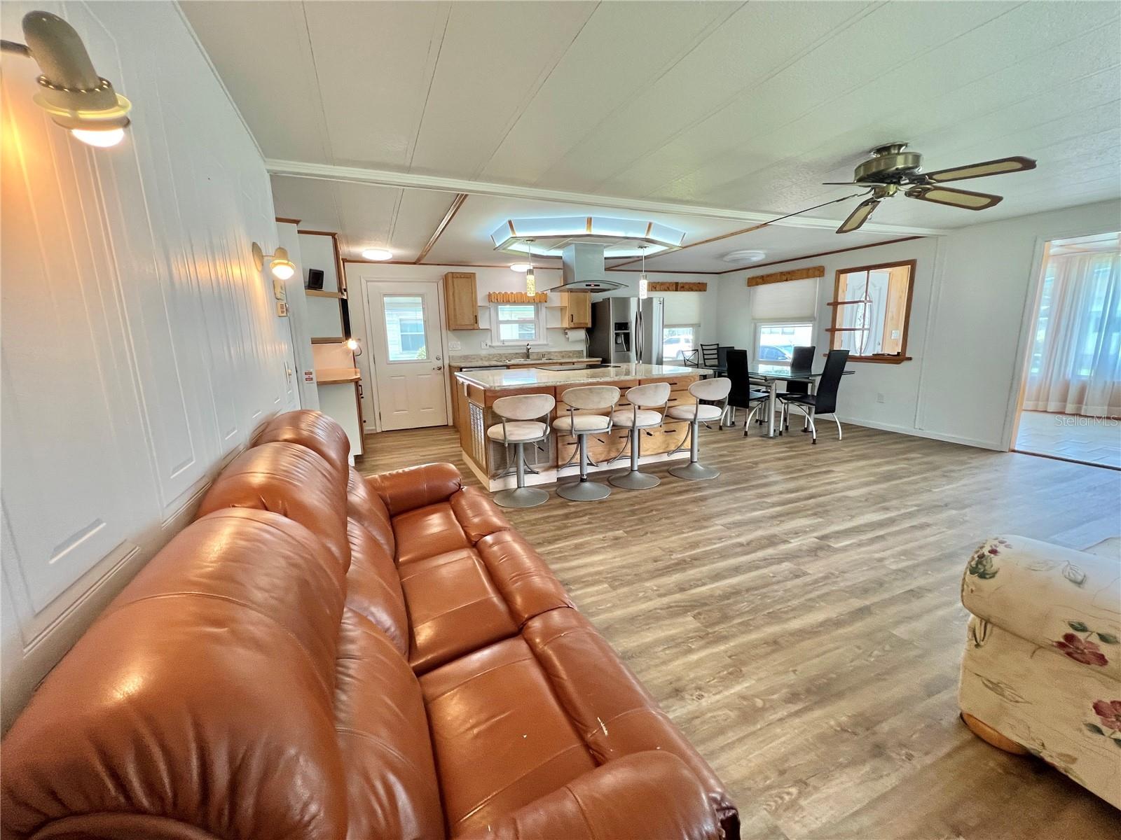 104 CHESTNUT ST, LEESBURG, FL, 34748