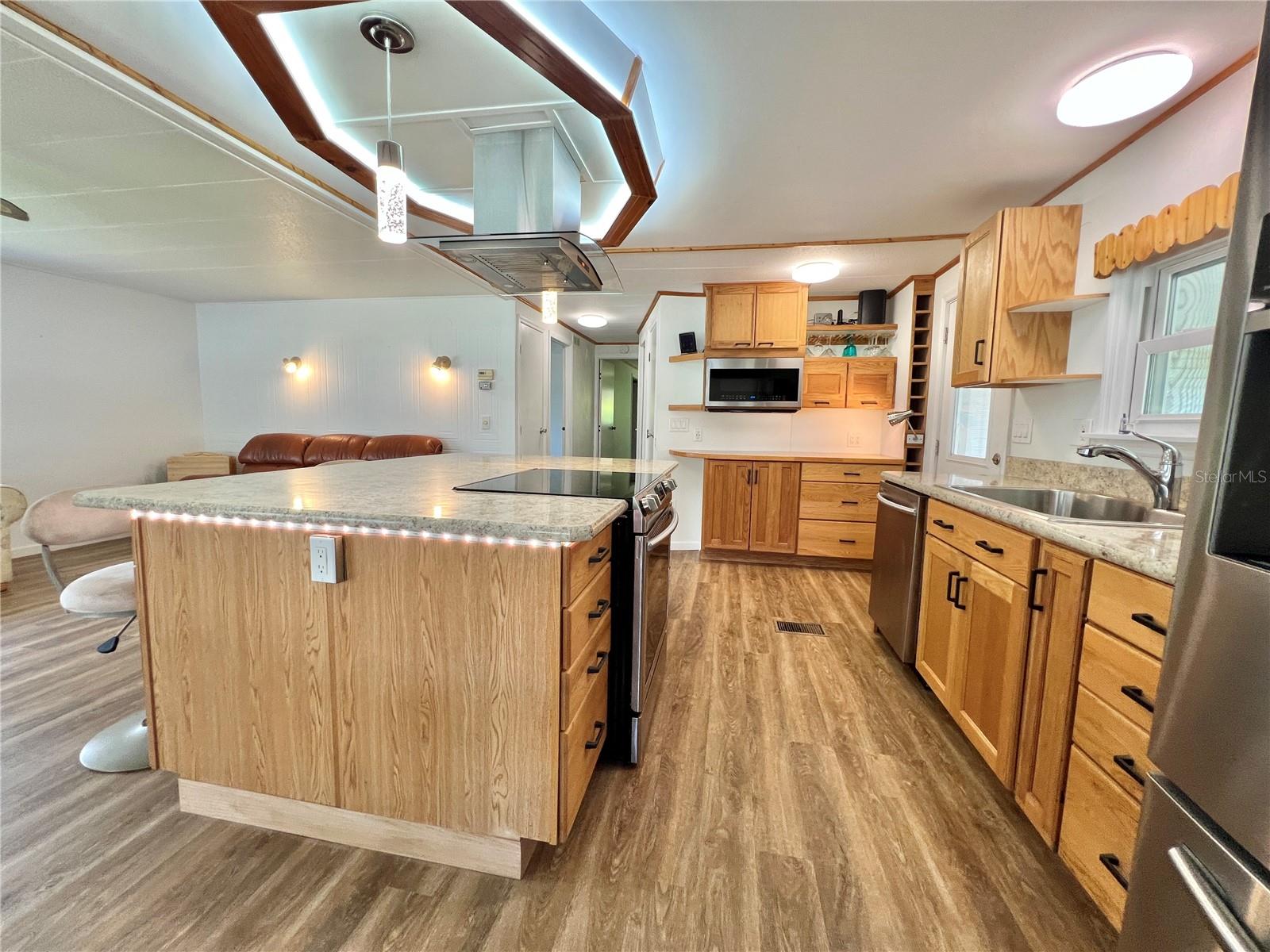 104 CHESTNUT ST, LEESBURG, FL, 34748