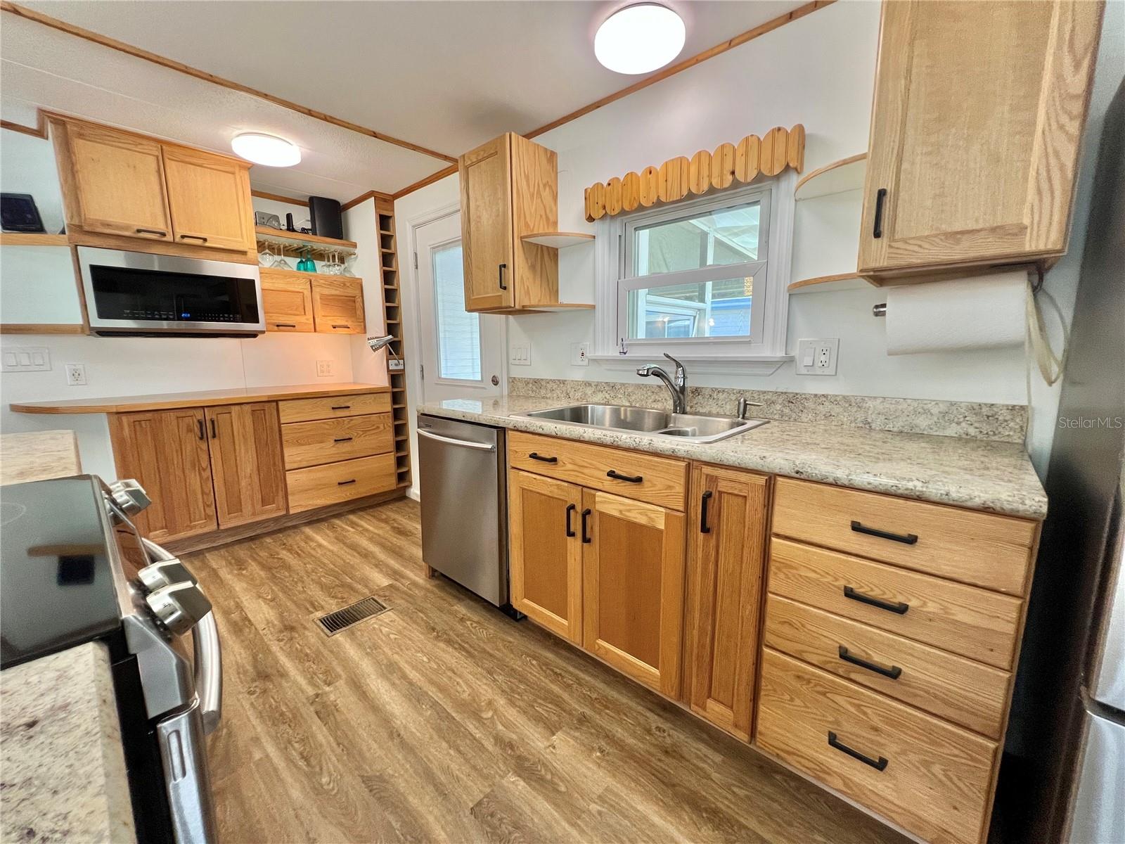 104 CHESTNUT ST, LEESBURG, FL, 34748