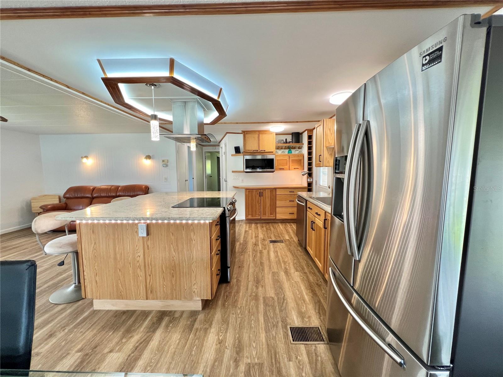 104 CHESTNUT ST, LEESBURG, FL, 34748