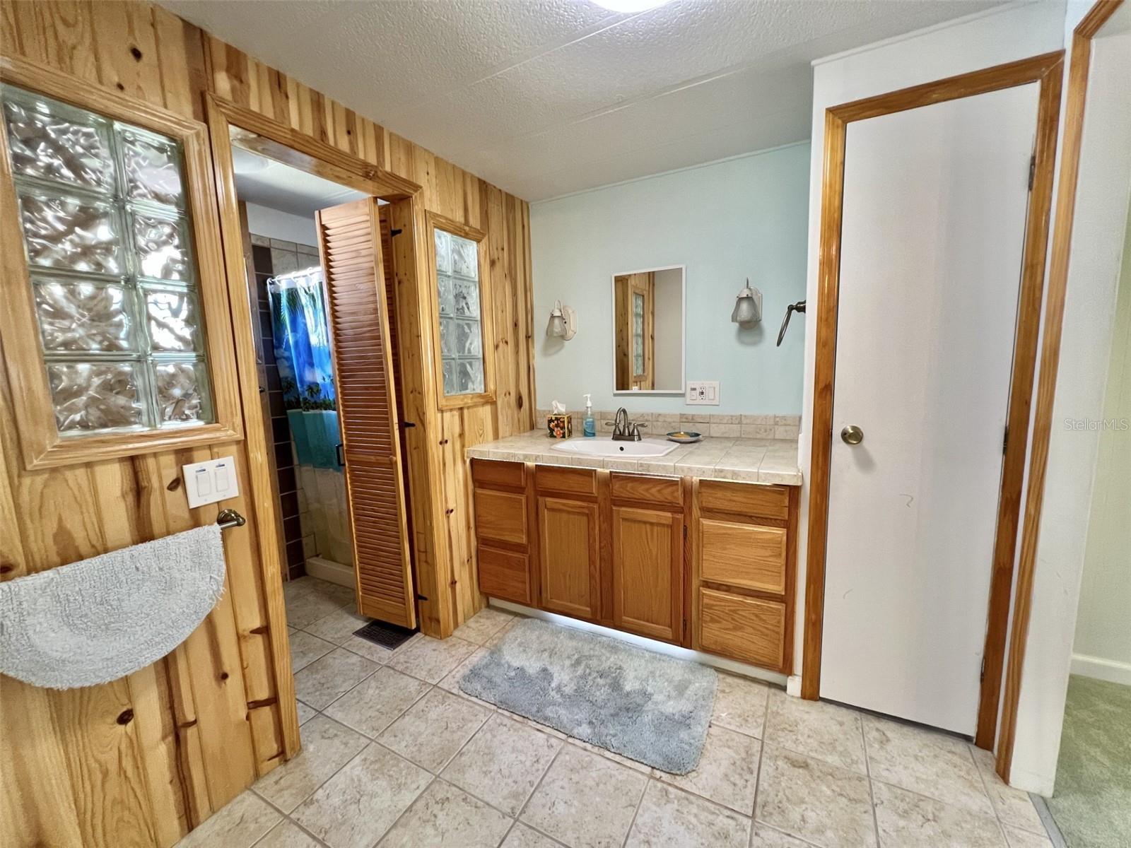 104 CHESTNUT ST, LEESBURG, FL, 34748