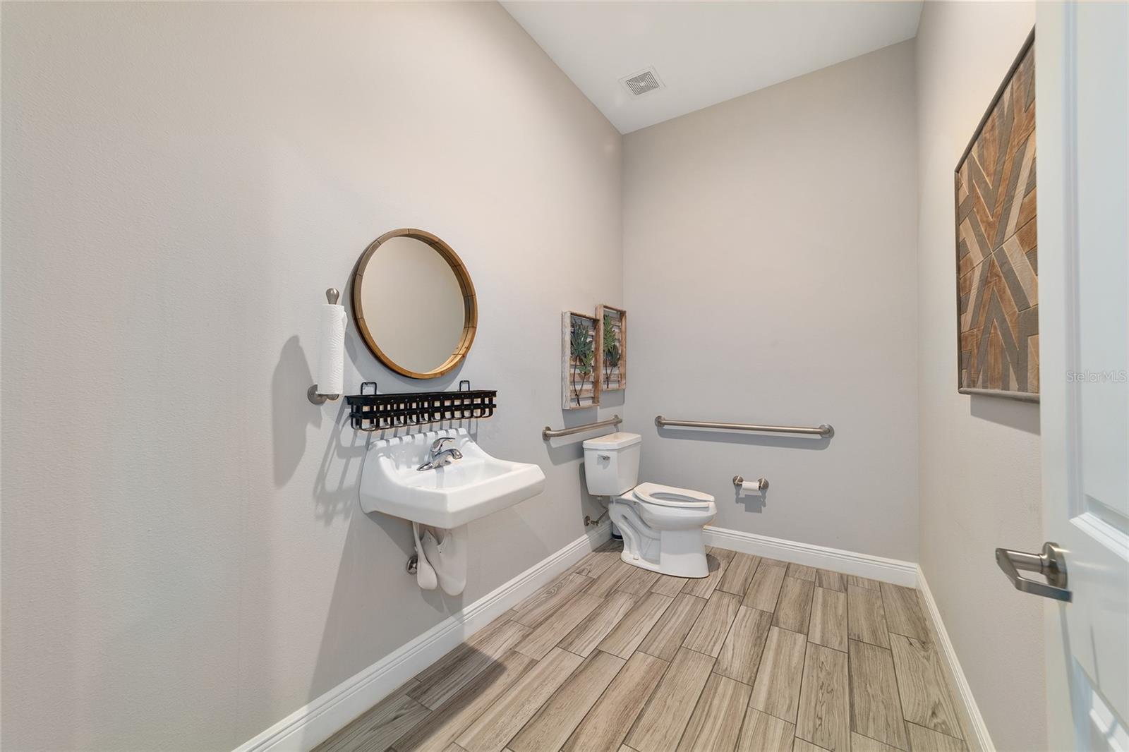 809 COUNTY ROAD 466 #C301, LADY LAKE, FL, 32159