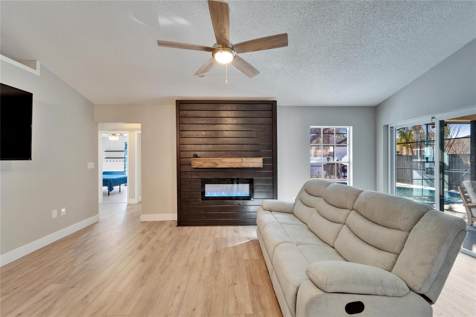 1425 MONTE LAKE DR, VALRICO, FL, 33596