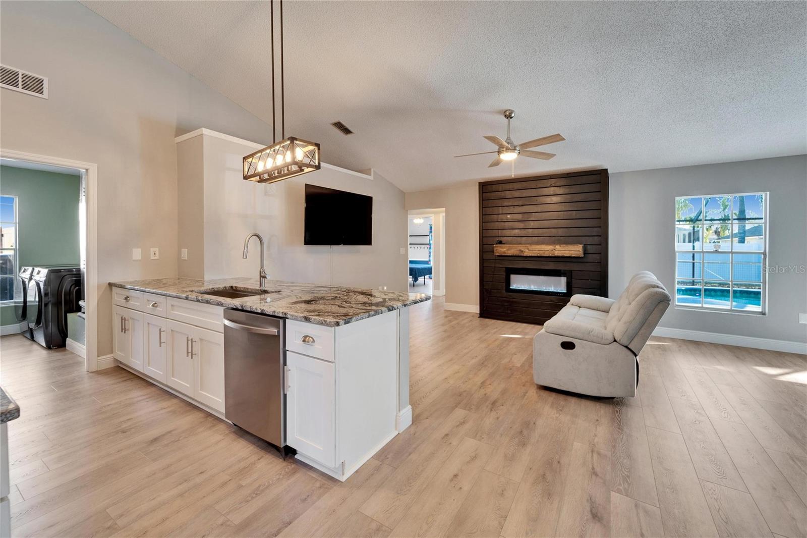 1425 MONTE LAKE DR, VALRICO, FL, 33596