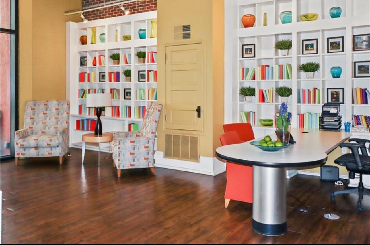 911 N ORANGE AVE #321, ORLANDO, FL, 32801