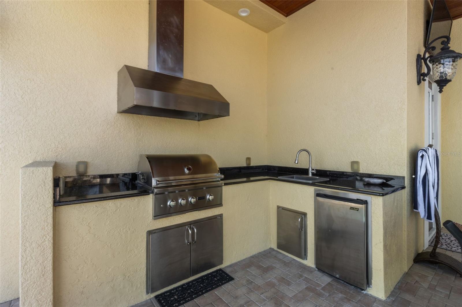 7986 9TH AVE S, ST PETERSBURG, FL, 33707