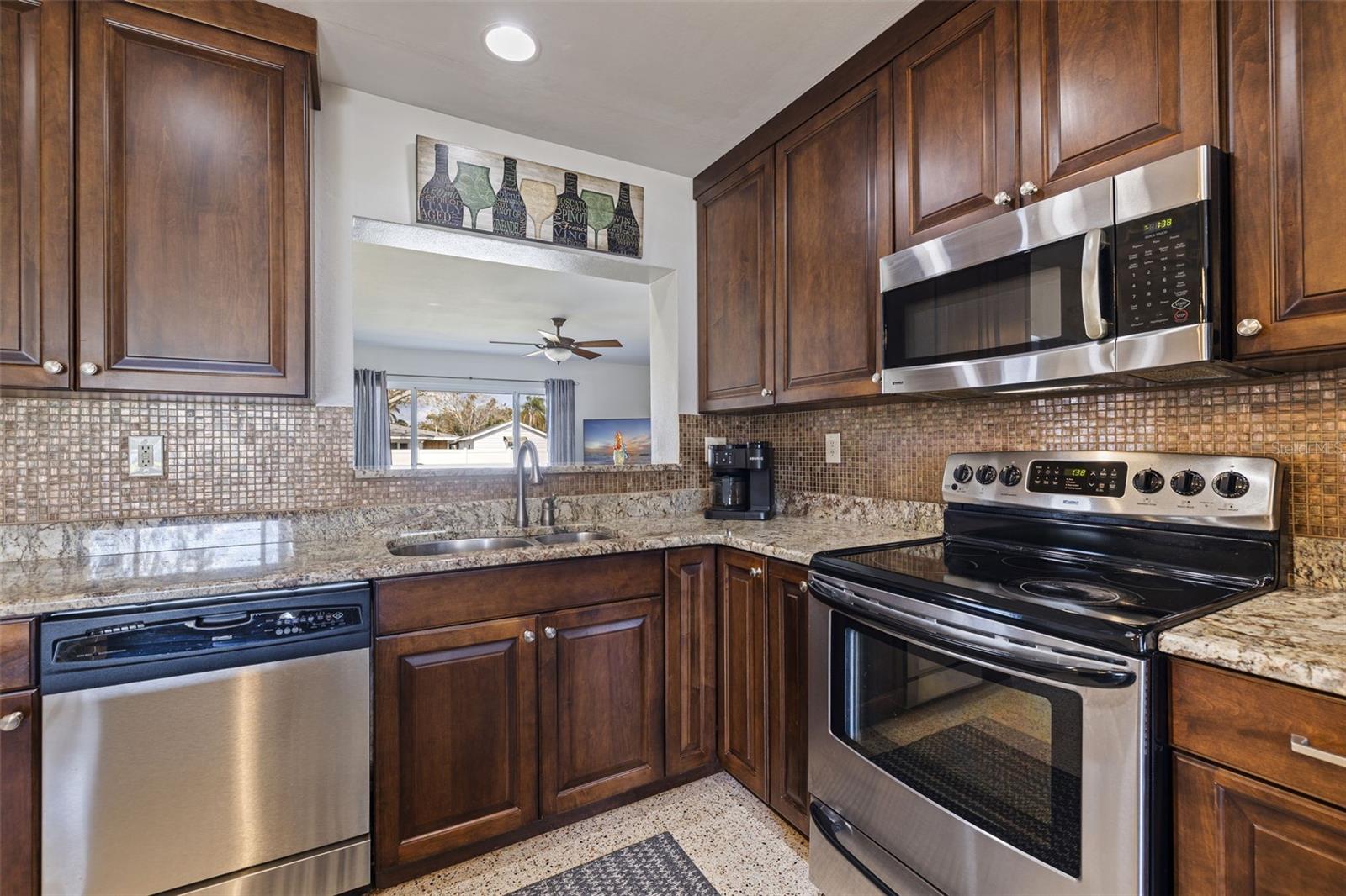967 43RD AVE NE, ST PETERSBURG, FL, 33703