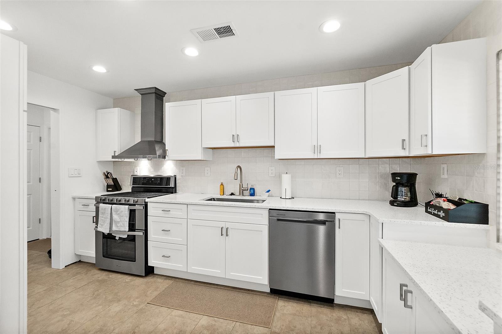 18 ATLANTIC DR, PALM COAST, FL, 32137