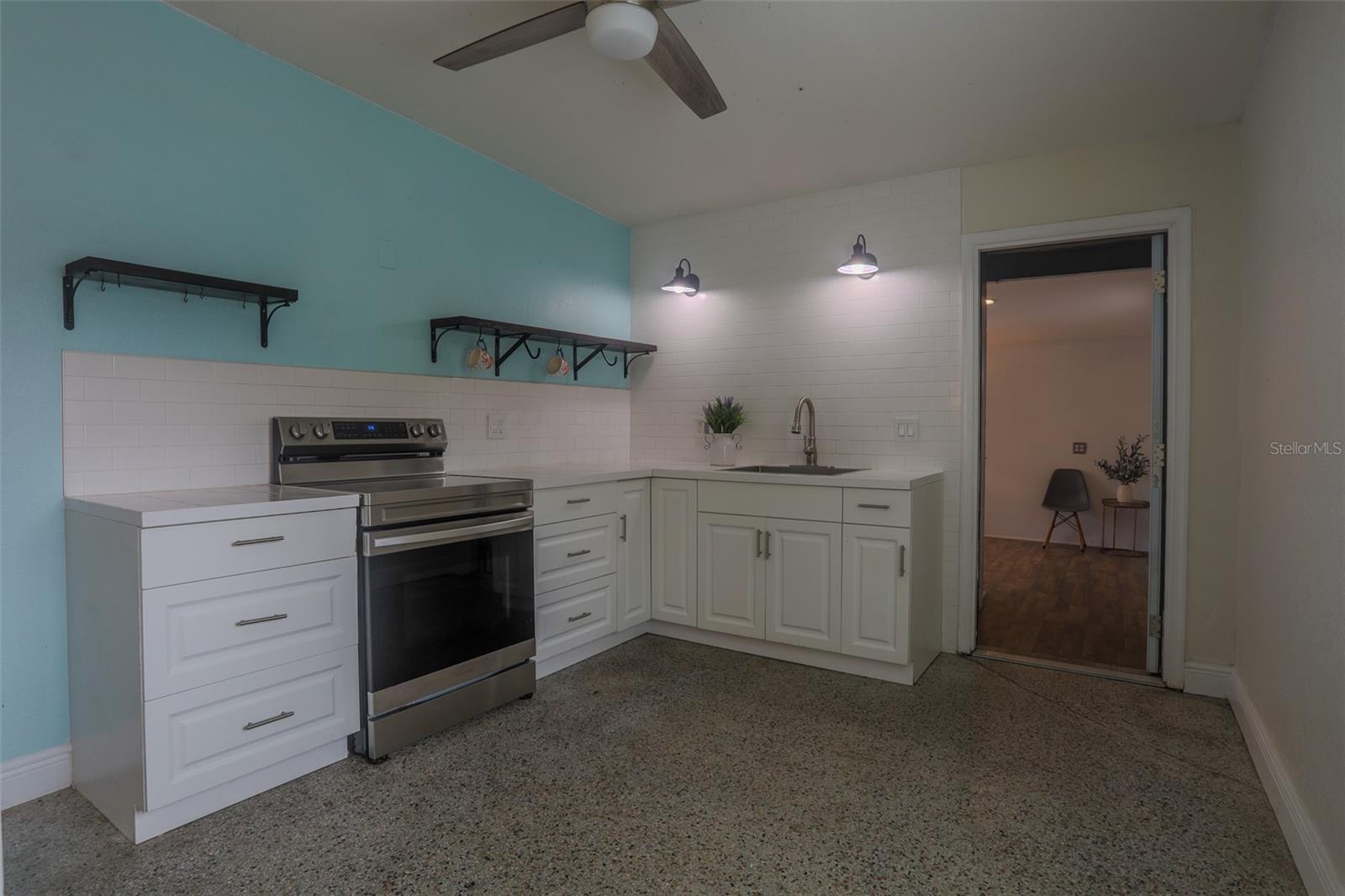 1285 OAK DR, MOUNT DORA, FL, 32757