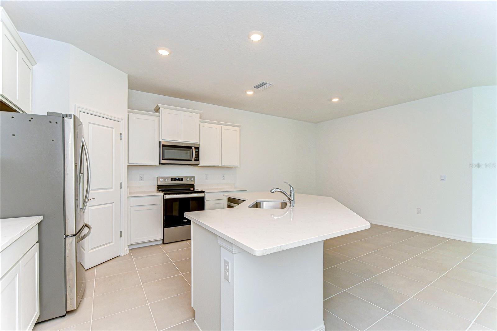 32980 RUSTIC RISE RD, SAN ANTONIO, FL, 33576