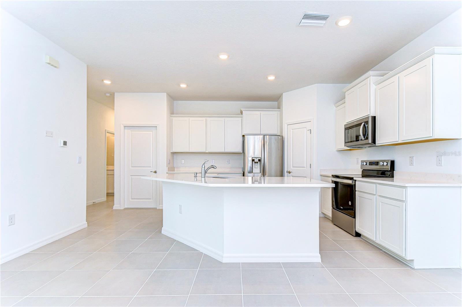 32980 RUSTIC RISE RD, SAN ANTONIO, FL, 33576