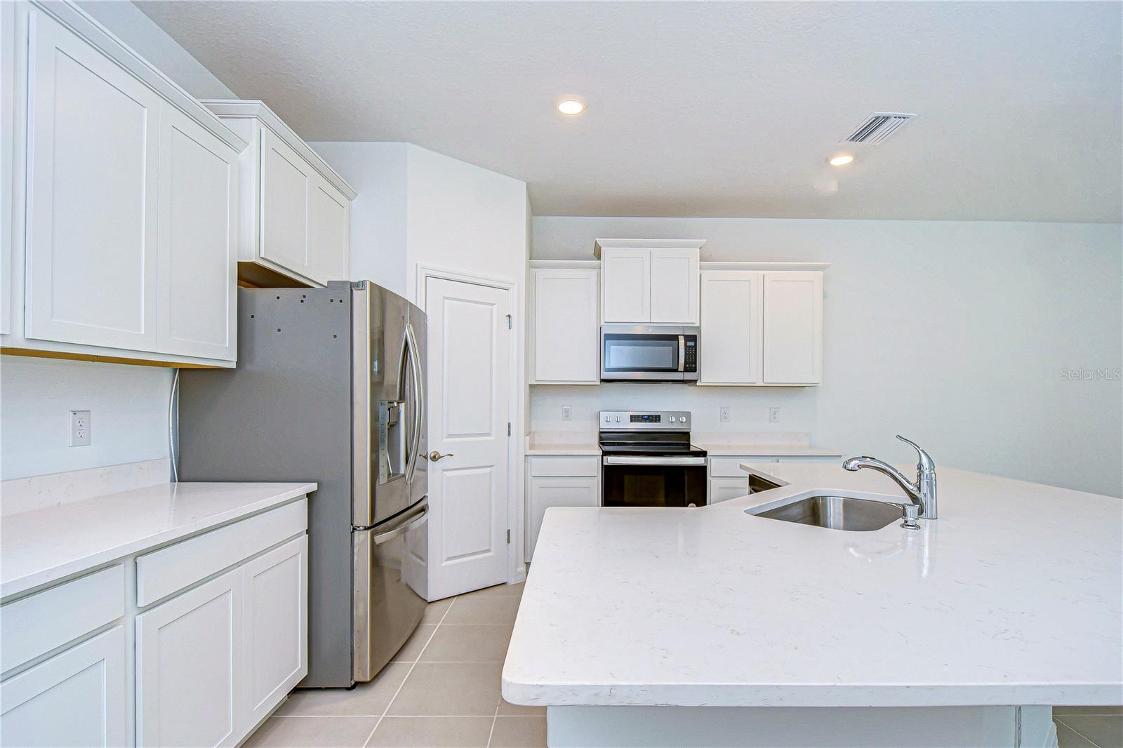 32980 RUSTIC RISE RD, SAN ANTONIO, FL, 33576