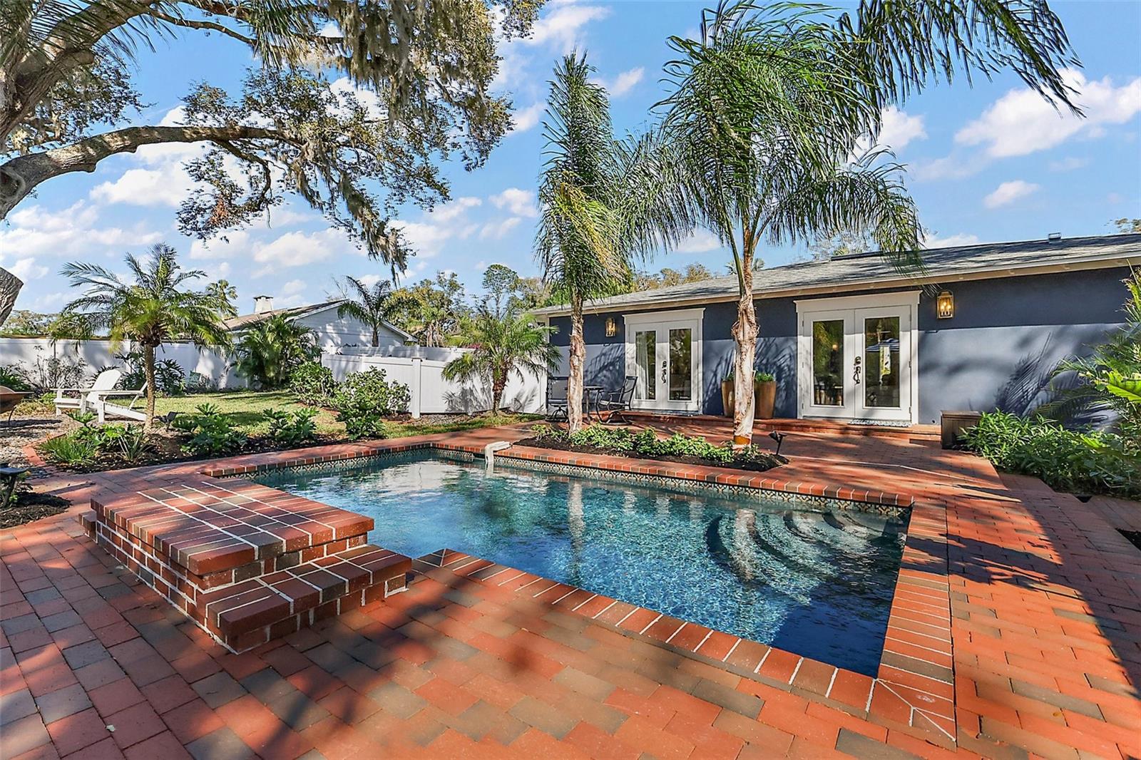 715 S GRANDVIEW ST, MOUNT DORA, FL, 32757