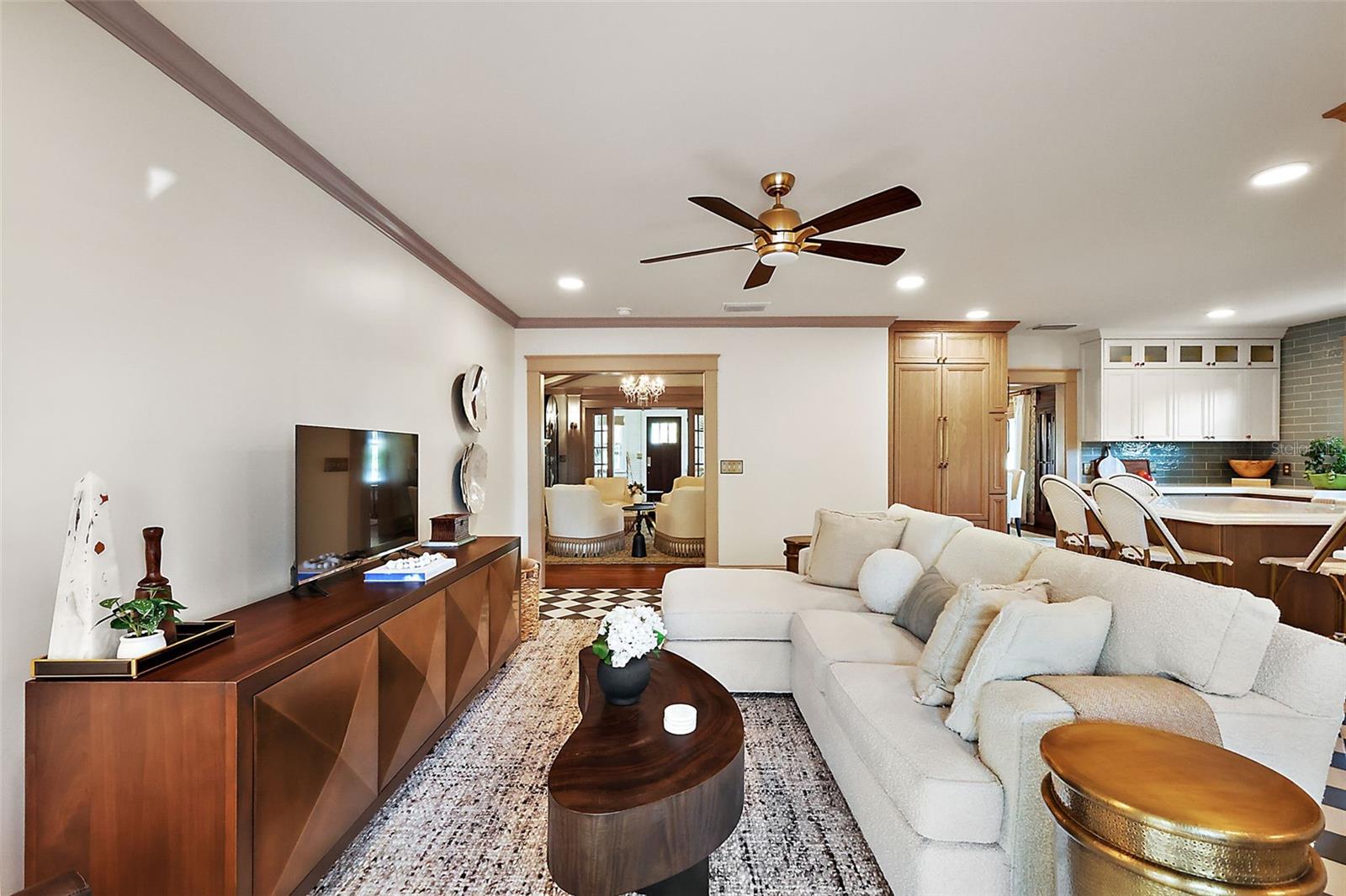 715 S GRANDVIEW ST, MOUNT DORA, FL, 32757