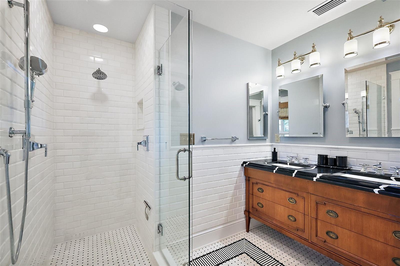 715 S GRANDVIEW ST, MOUNT DORA, FL, 32757