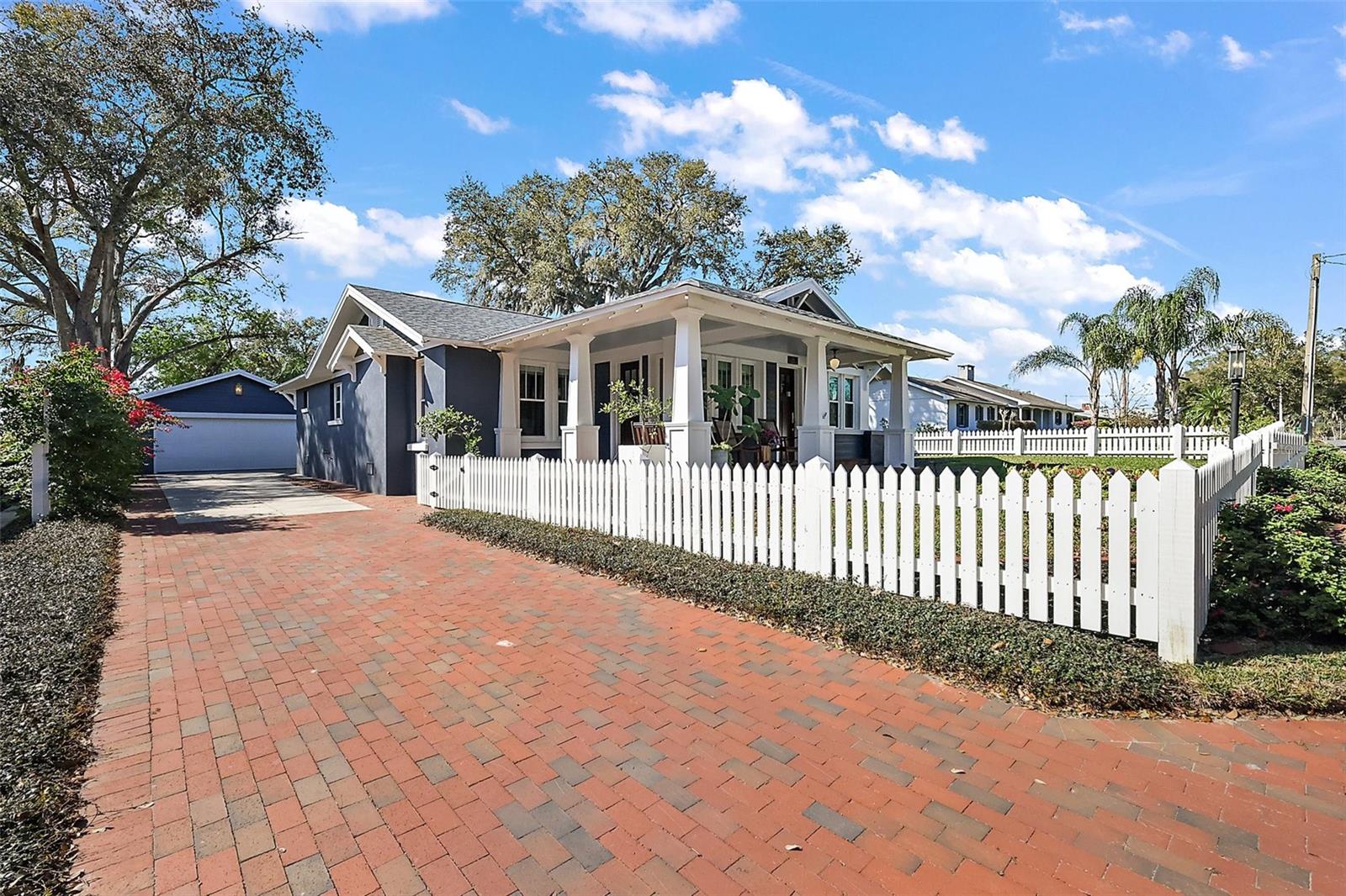 715 S GRANDVIEW ST, MOUNT DORA, FL, 32757