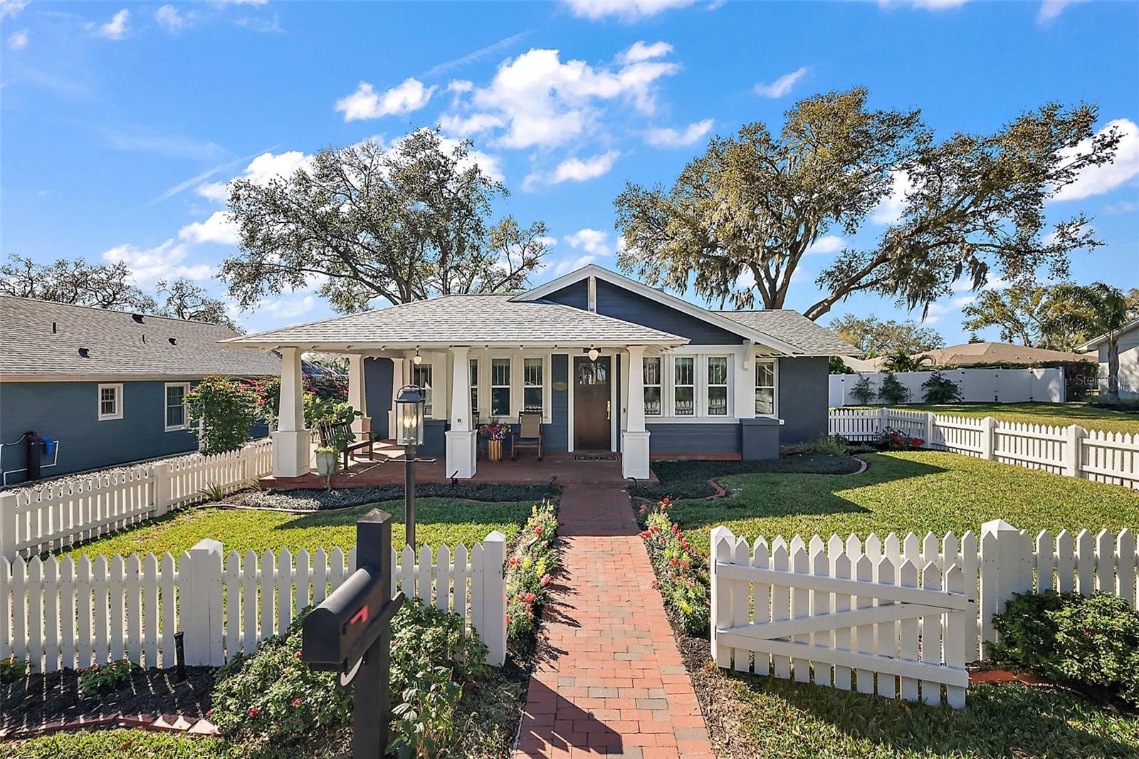 715 S GRANDVIEW ST, MOUNT DORA, FL, 32757