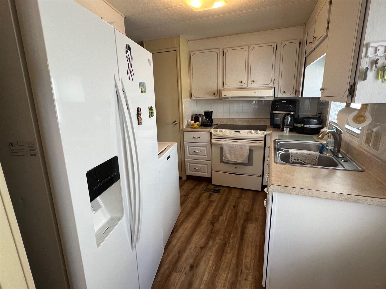 12766 SEMINOLE BLVD #4, LARGO, FL, 33778