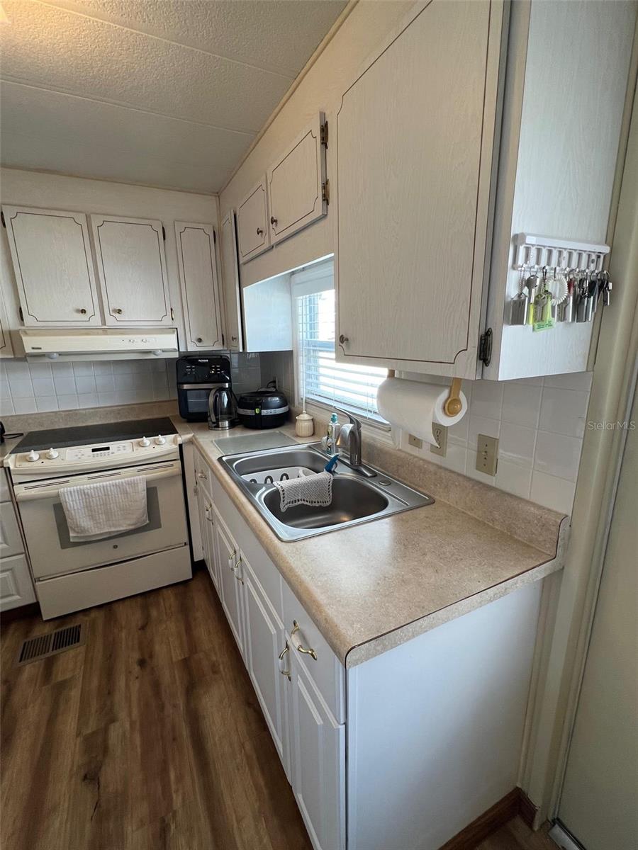 12766 SEMINOLE BLVD #4, LARGO, FL, 33778