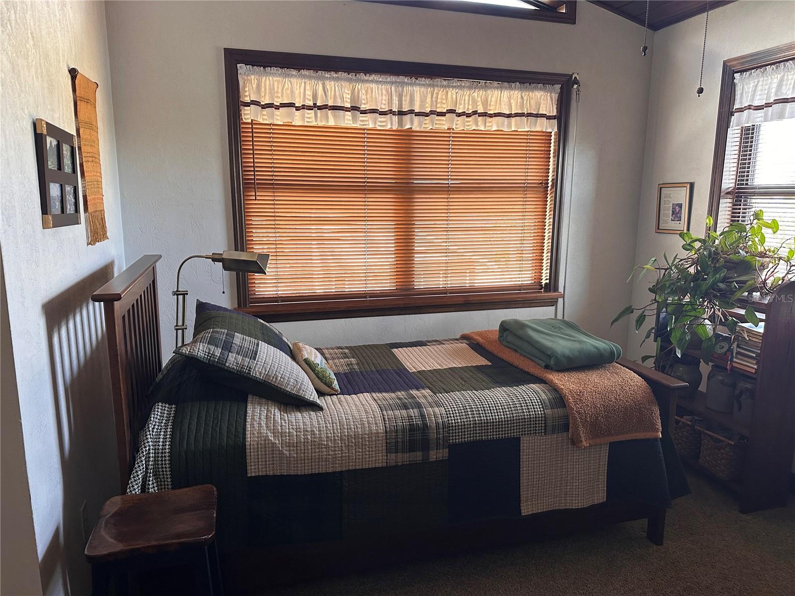 350 LAMBERT AVE, FLAGLER BEACH, FL, 32136