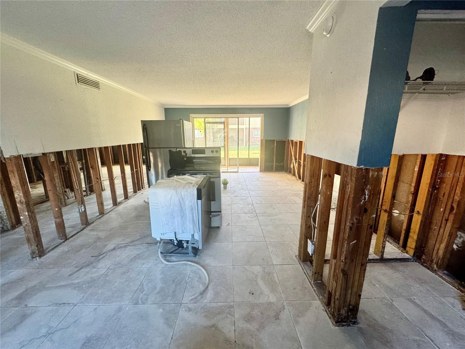 200 COUNTRY CLUB DR #1001, LARGO, FL, 33771