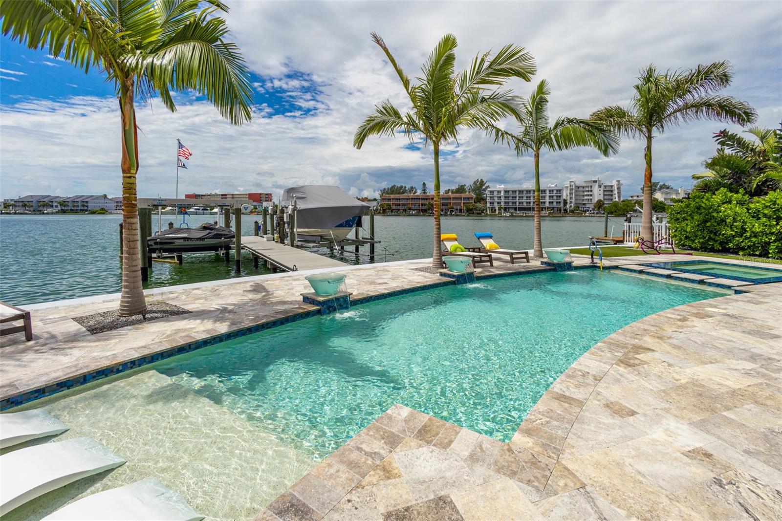 10100 TARPON DR, TREASURE ISLAND, FL, 33706