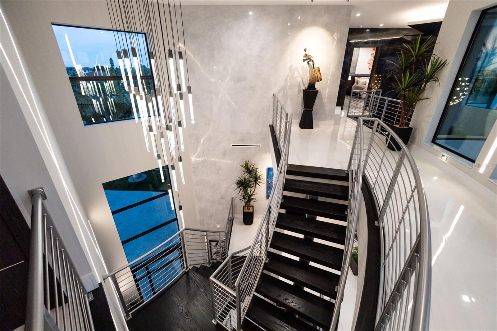 10100 TARPON DR, TREASURE ISLAND, FL, 33706