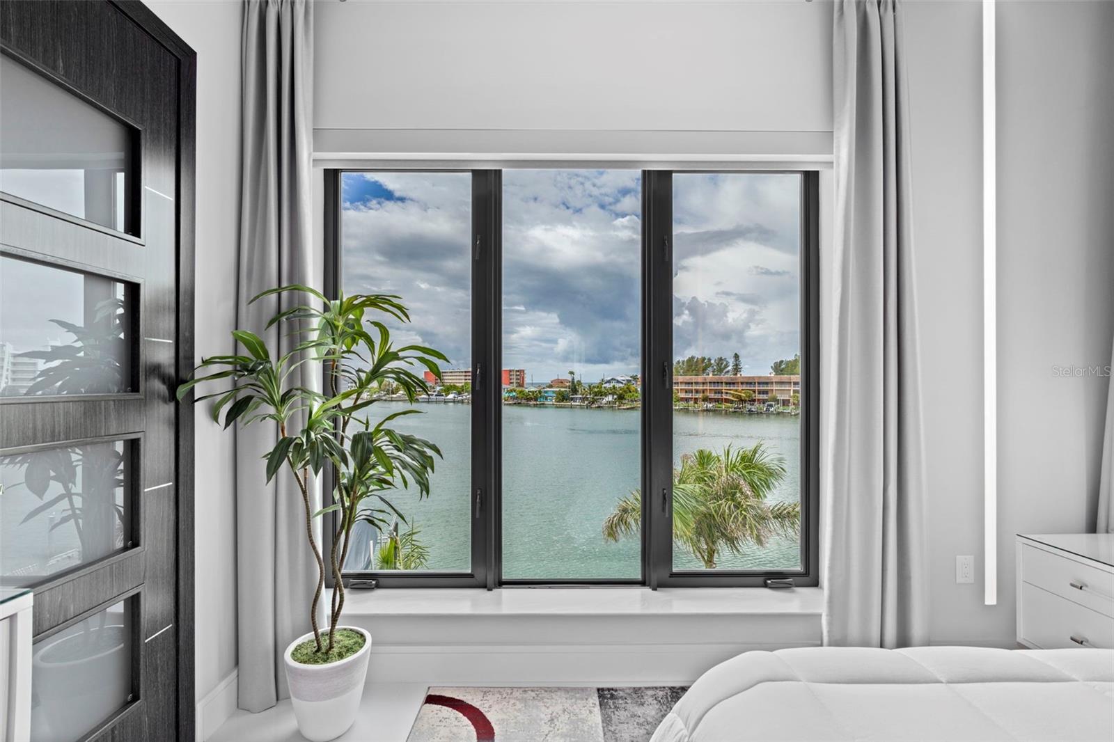 10100 TARPON DR, TREASURE ISLAND, FL, 33706