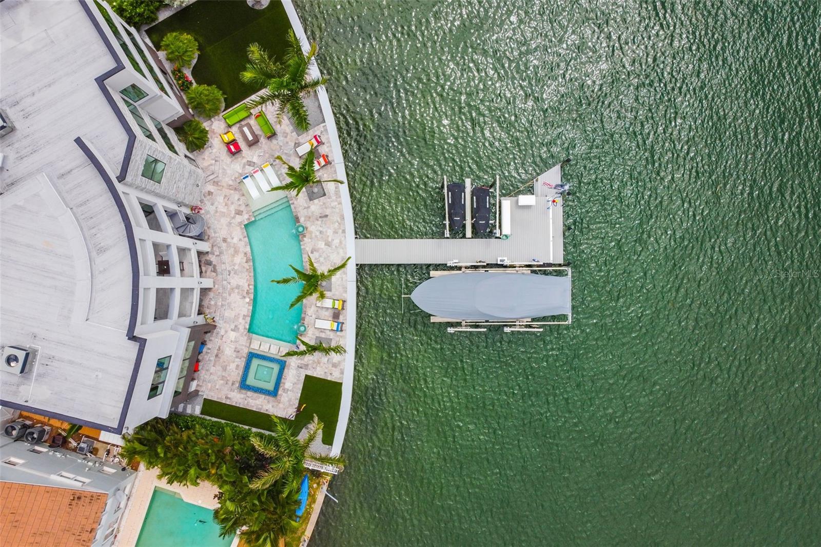 10100 TARPON DR, TREASURE ISLAND, FL, 33706