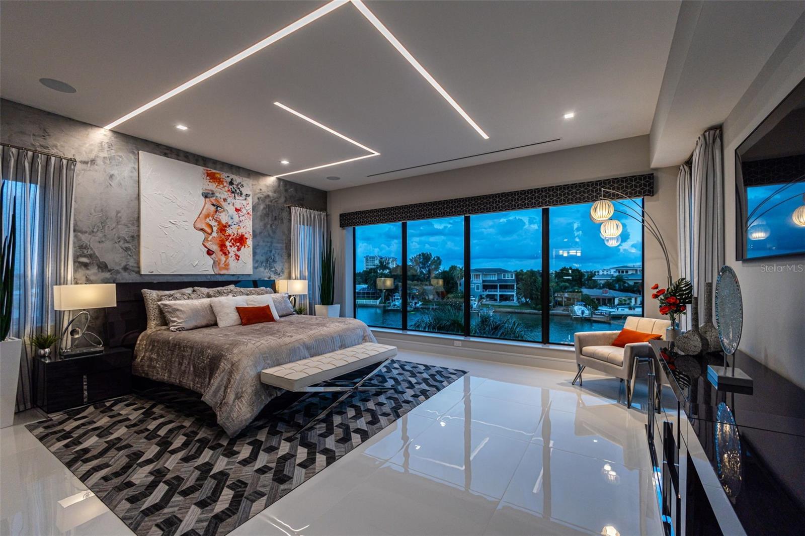 10100 TARPON DR, TREASURE ISLAND, FL, 33706