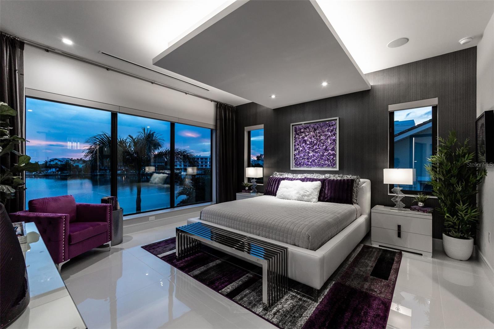 10100 TARPON DR, TREASURE ISLAND, FL, 33706