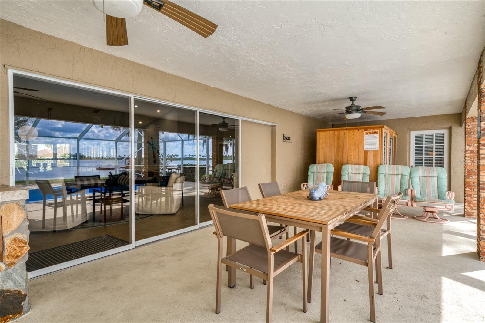 922 LAKE DR E, LAKE PLACID, FL, 33852