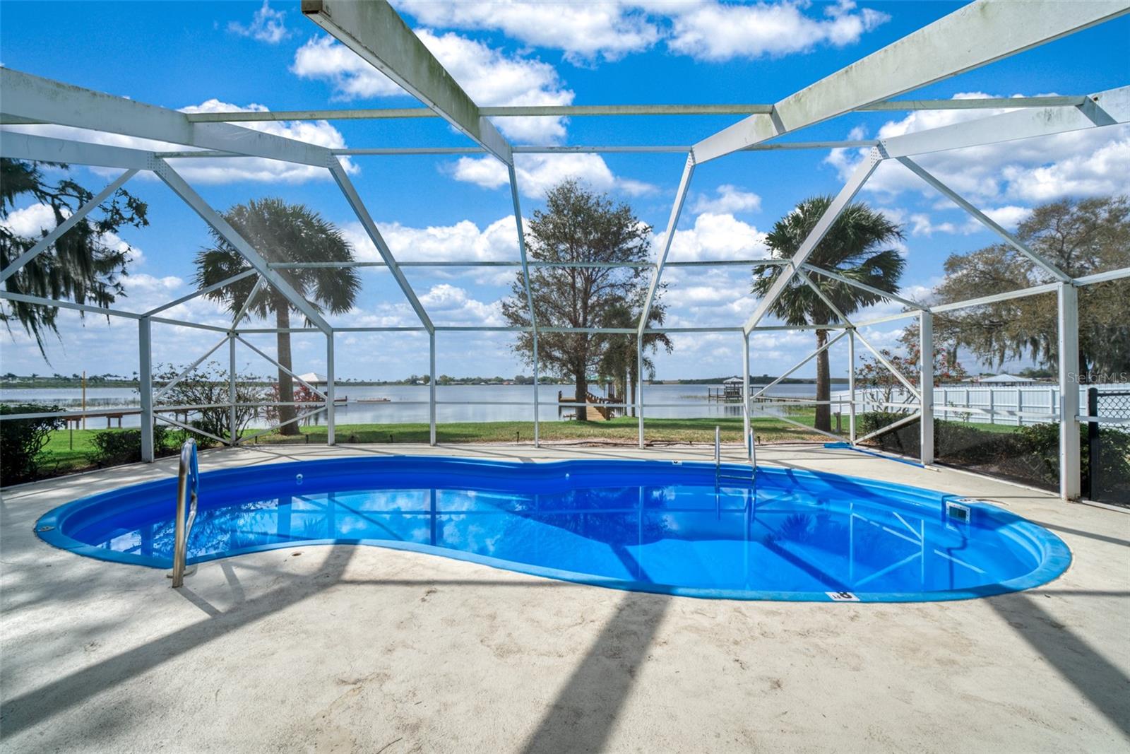 922 LAKE DR E, LAKE PLACID, FL, 33852